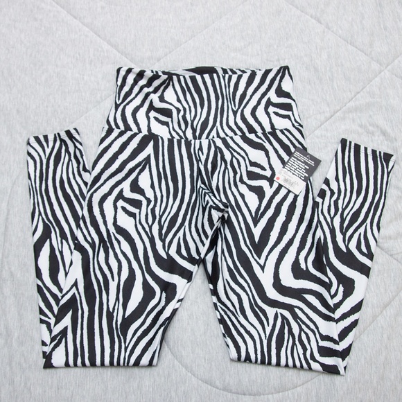 Onzie High Rise Legging Zebra Stripe - Picture 4 of 9